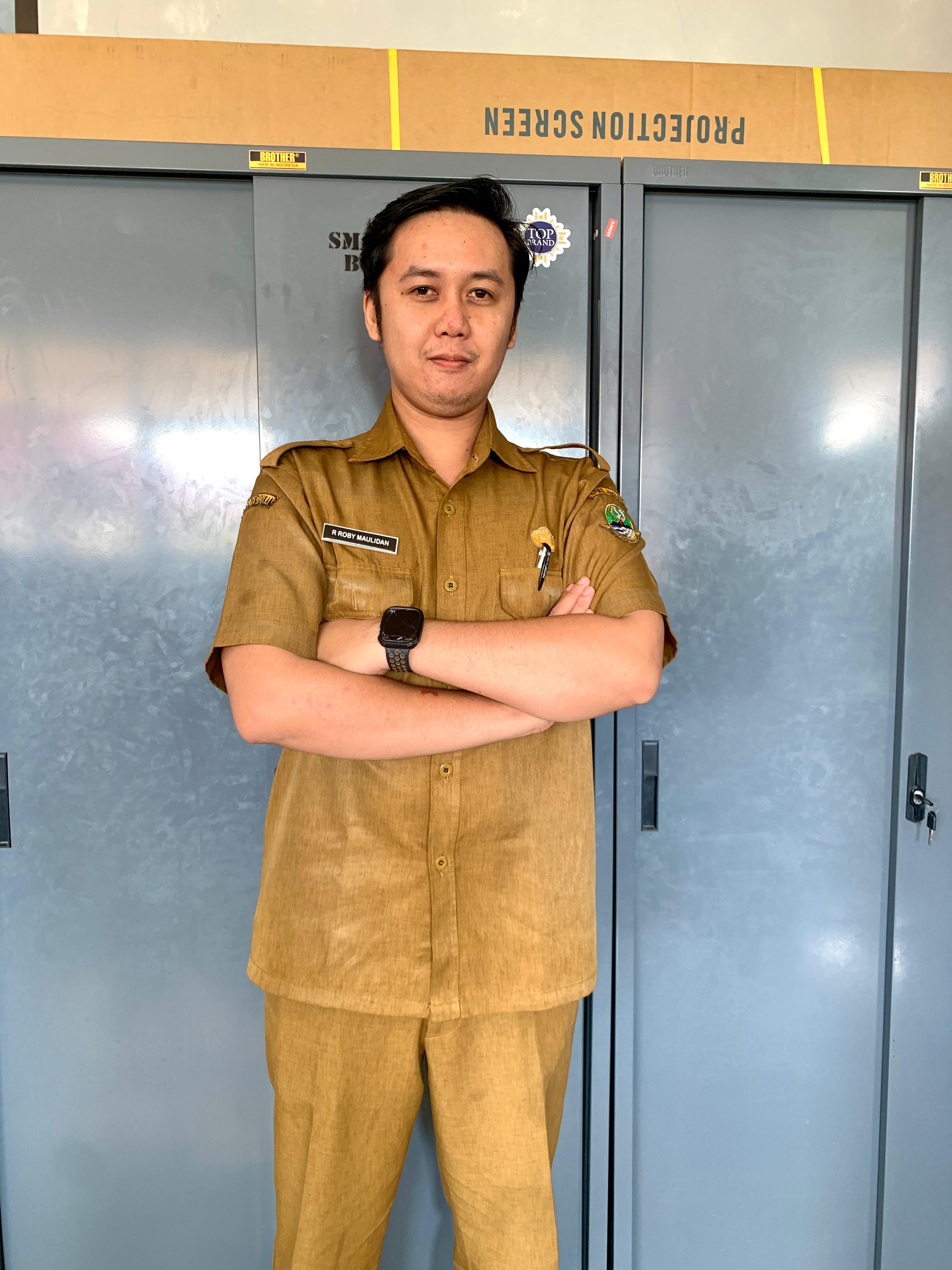 Raden Roby Maulidan, S.Pd
